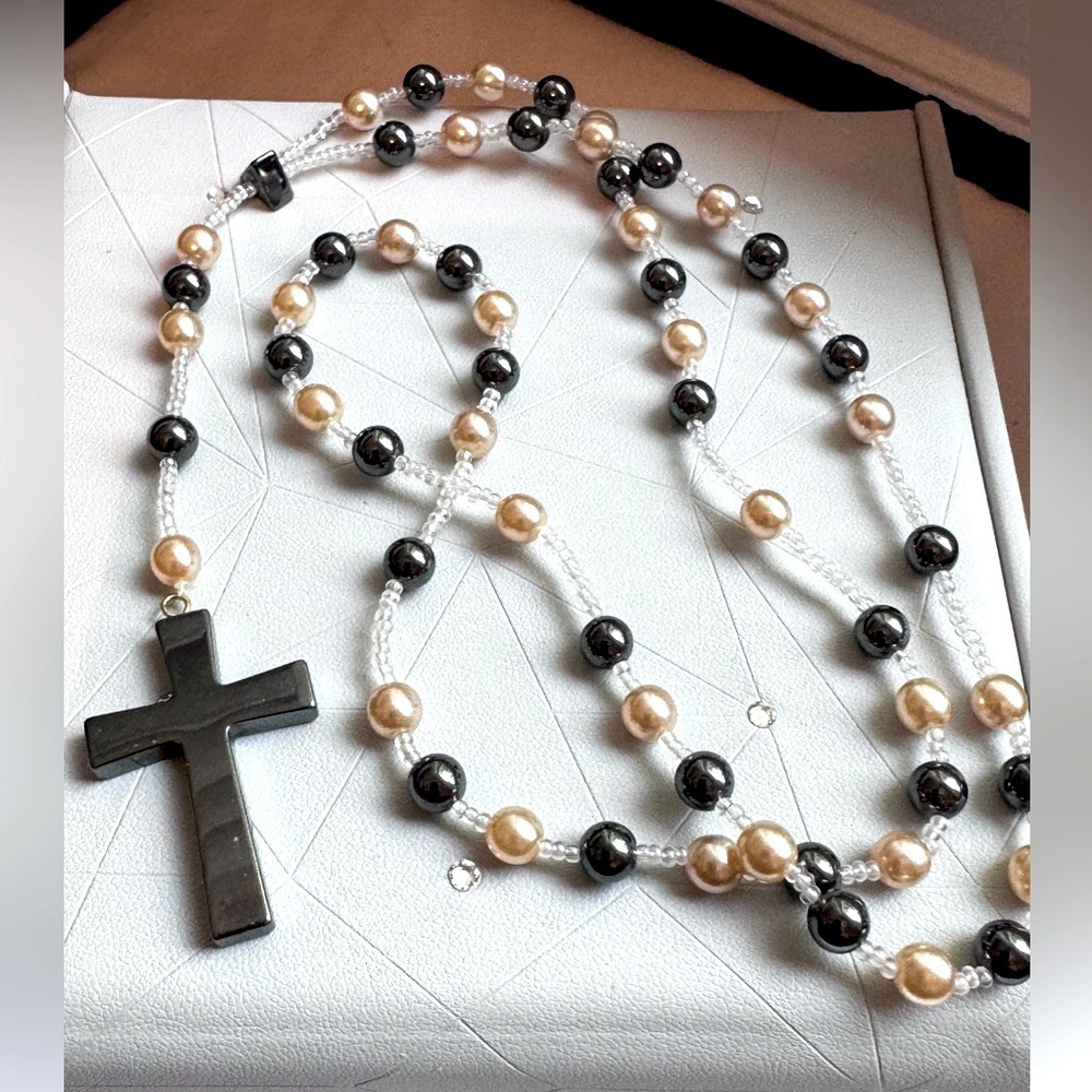 ✨💫 Stunning Beaded Rosary Necklace – Silver, Black & Pearl Elegance 💫✨